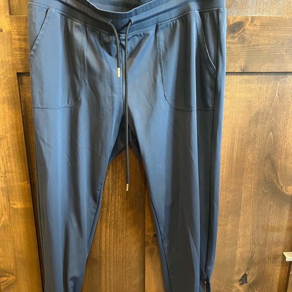 Blue Cropped Pants with Drawstring Waist and Tapered Legs
